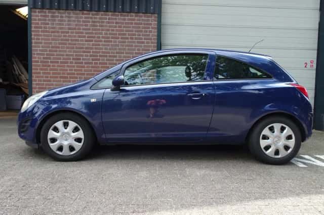 Opel Corsa (2011) thumbnail 2
