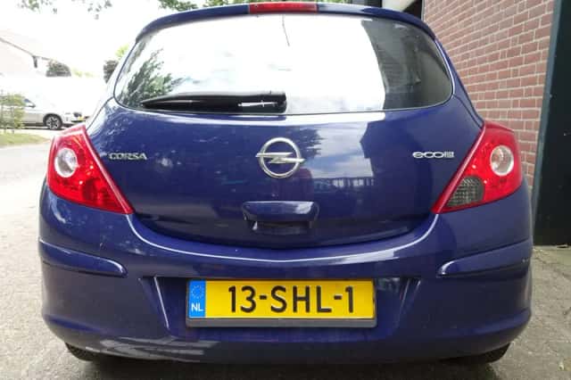 Opel Corsa (2011) thumbnail 4