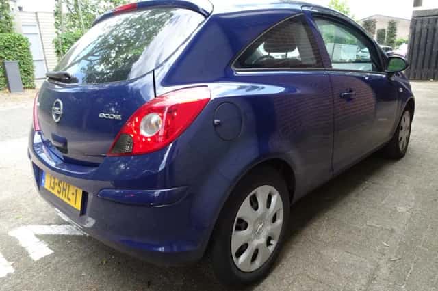 Opel Corsa (2011) thumbnail 5