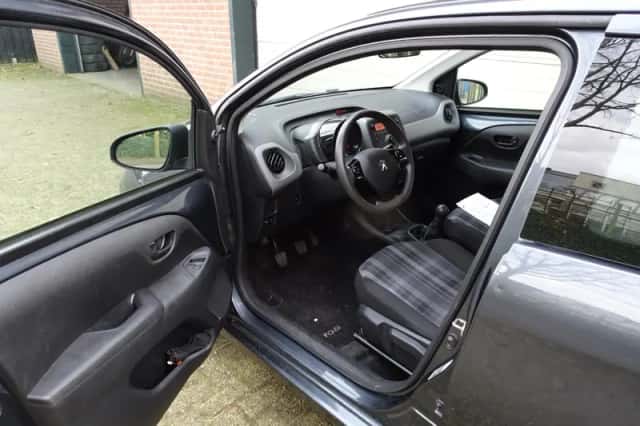 Peugeot 108 (2020) thumbnail 6