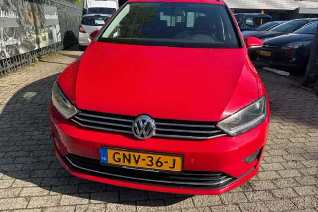 Volkswagen Golf Sportsvan (2015) thumbnail 4