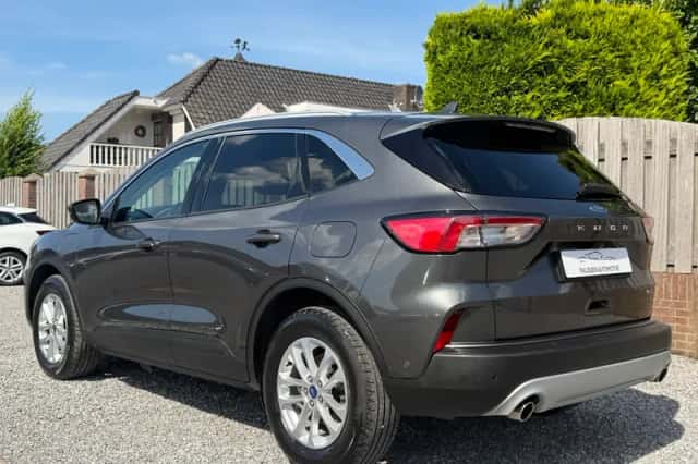 Ford Kuga (2022) thumbnail 4