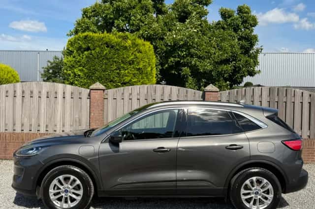 Ford Kuga (2022) thumbnail 3