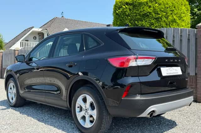 Ford Kuga (2023) thumbnail 4