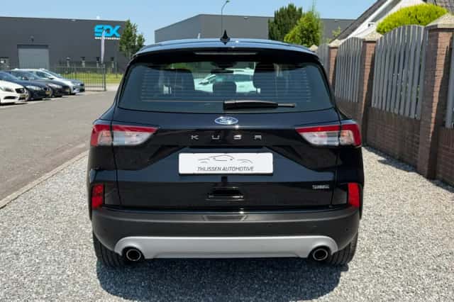 Ford Kuga (2023) thumbnail 5