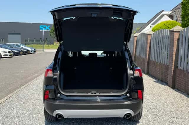 Ford Kuga (2023) thumbnail 6