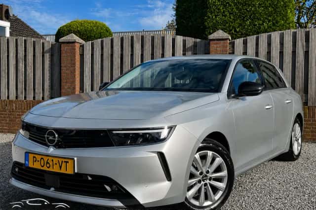 Opel Astra (2022) thumbnail 1