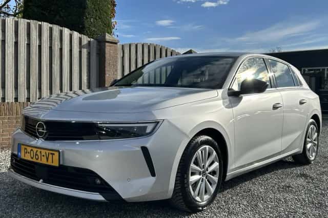 Opel Astra (2022) thumbnail 2