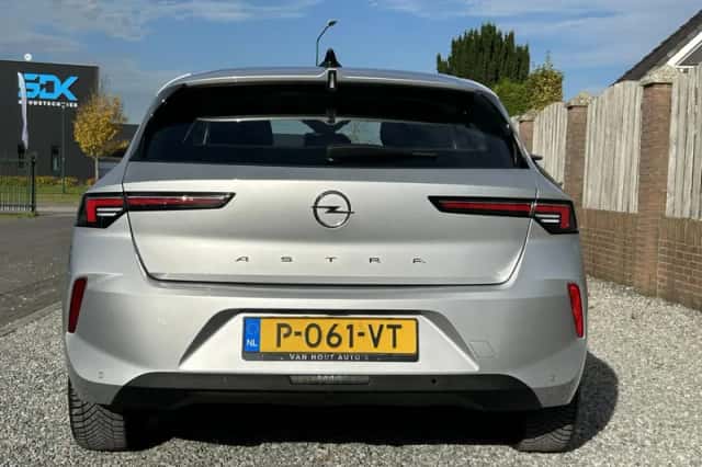 Opel Astra (2022) thumbnail 5