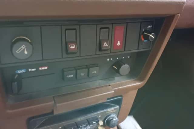 Volvo 242 (1983) thumbnail 17