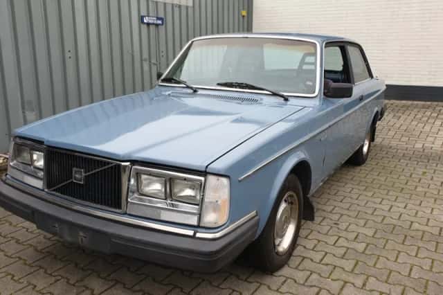 Volvo 242 (1983)