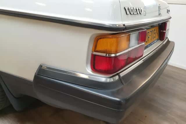 Volvo 240 (1990) thumbnail 13