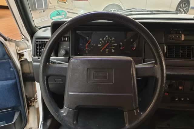 Volvo 240 (1990) thumbnail 28