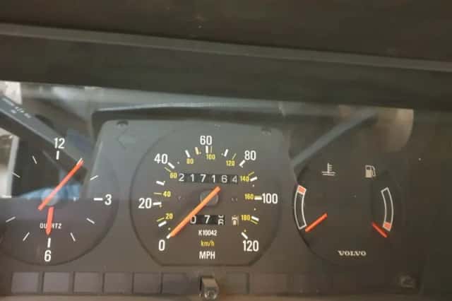 Volvo 240 (1990) thumbnail 29