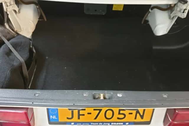 Volvo 240 (1990) thumbnail 37