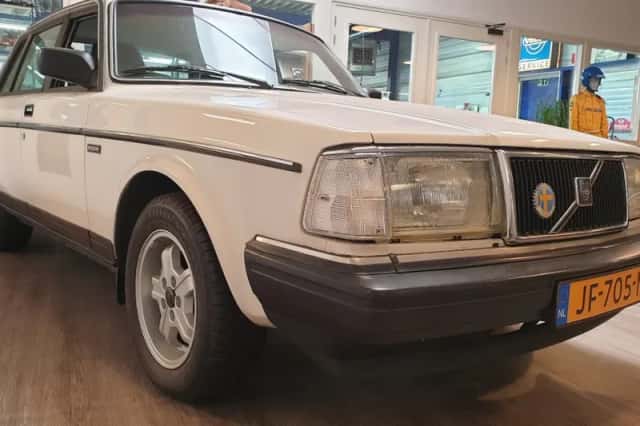 Volvo 240 (1990) thumbnail 8