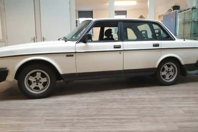 Volvo 240 (1990) thumbnail 10