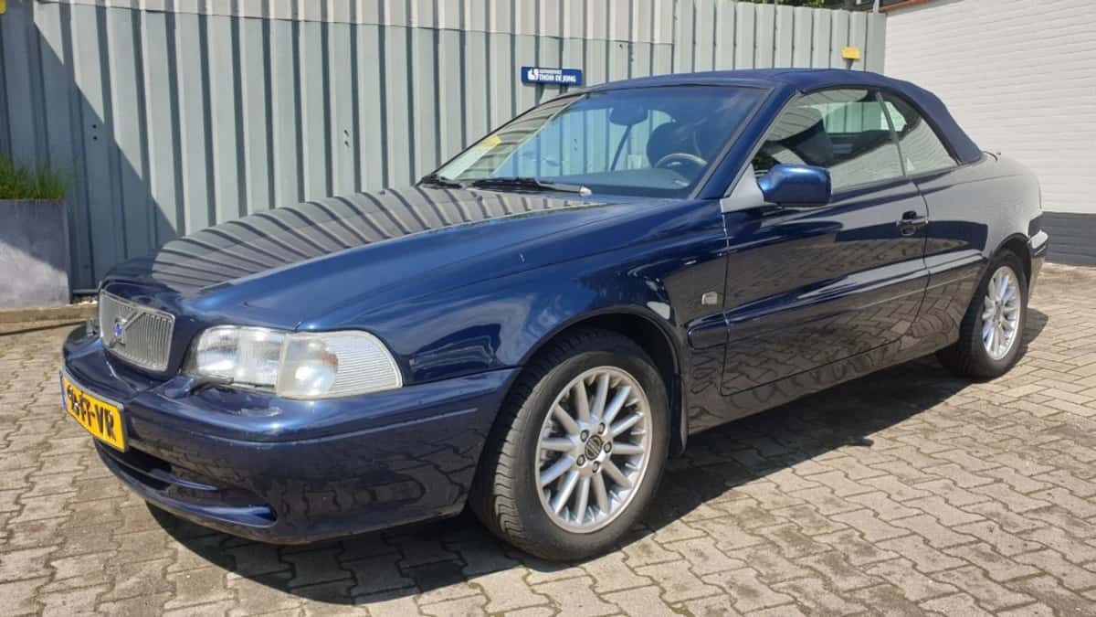 Volvo C70 (1999) — foto 1