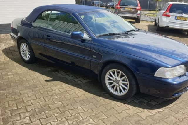 Volvo C70 (1999) thumbnail 2