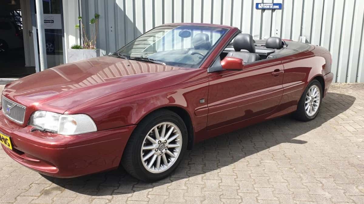 Volvo C70 (2000) — foto 1