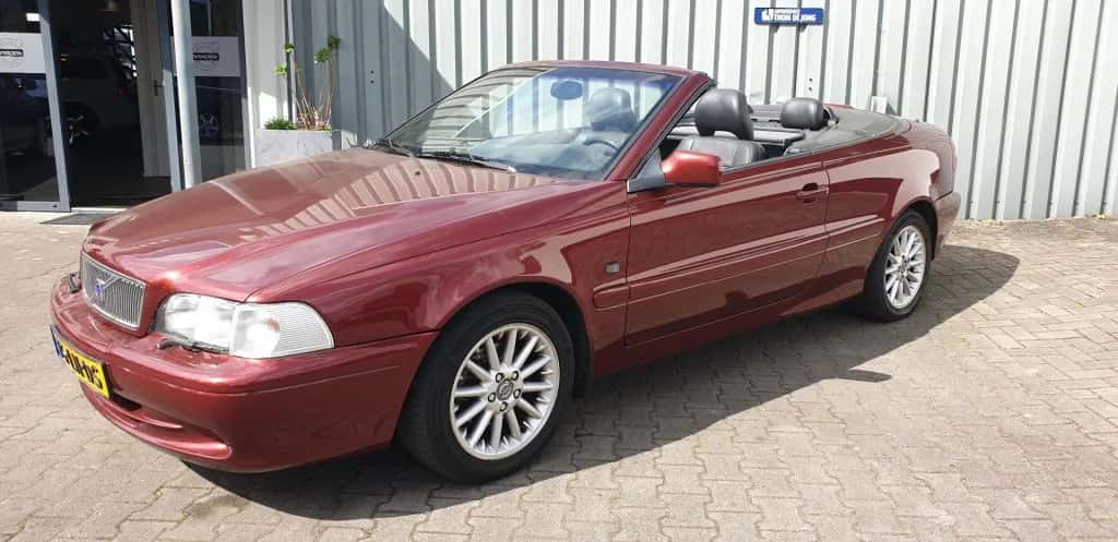 Volvo C70 (2000) — foto 1