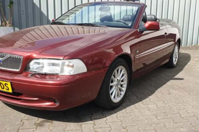 Volvo C70 (2000) thumbnail 3