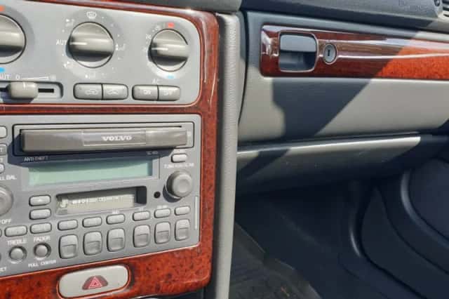 Volvo C70 (2000) thumbnail 25