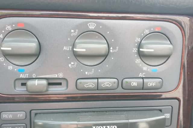 Volvo C70 (2000) thumbnail 26