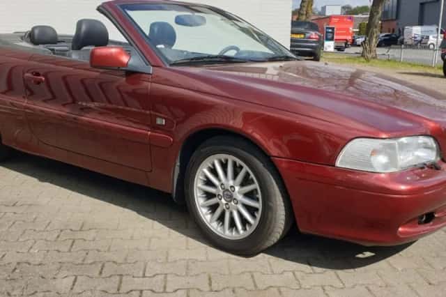 Volvo C70 (2000) thumbnail 4