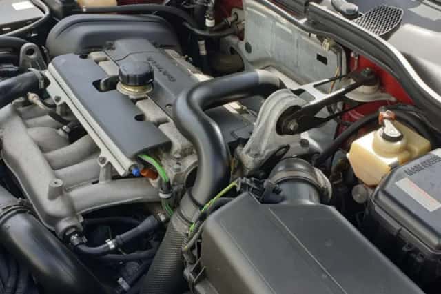 Volvo C70 (2000) thumbnail 36