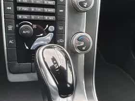 Volvo V60 (2018) thumbnail 43