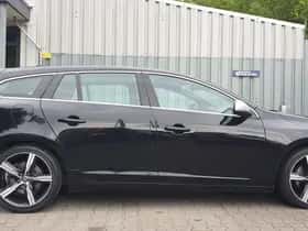 Volvo V60 (2018) thumbnail 8