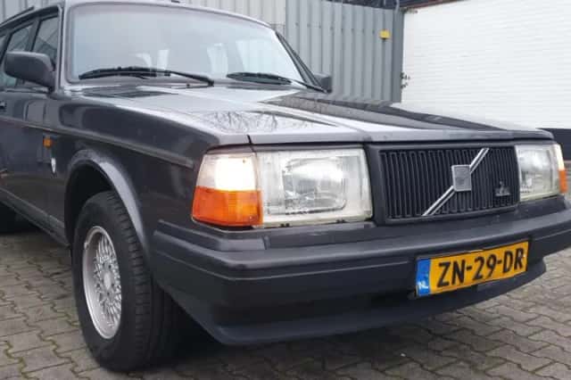 Volvo 240 (1991) thumbnail 2