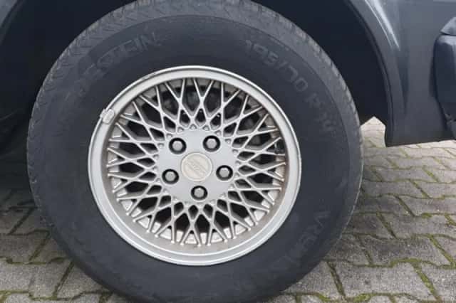 Volvo 240 (1991) thumbnail 18