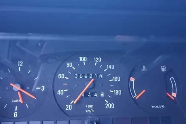 Volvo 240 (1991) thumbnail 37