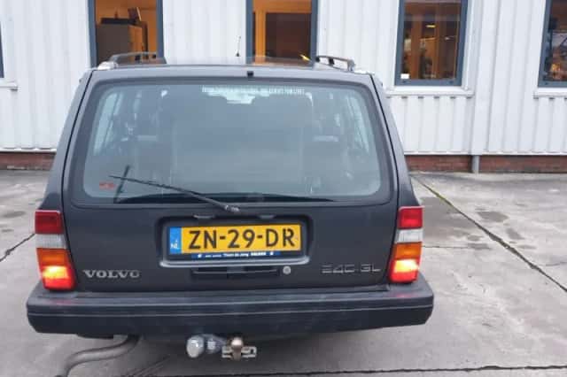 Volvo 240 (1991) thumbnail 10