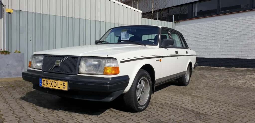 Volvo 240 (1988) — foto 1