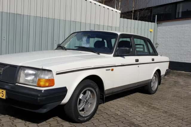 Volvo 240 (1988) thumbnail 2