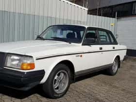 Volvo 240 (1988) thumbnail 2