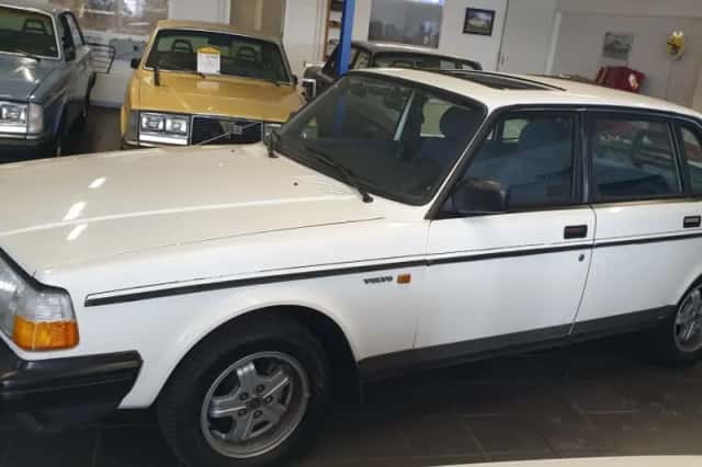 Volvo 240 (1988) thumbnail 11