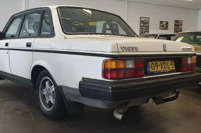 Volvo 240 (1988) thumbnail 13