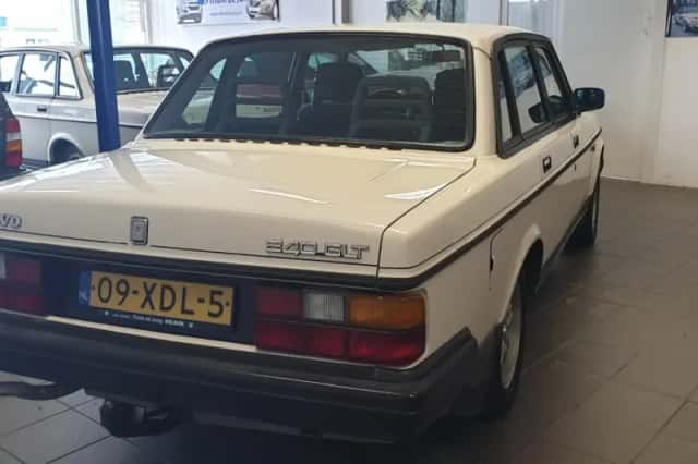 Volvo 240 (1988) thumbnail 14