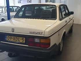 Volvo 240 (1988) thumbnail 14