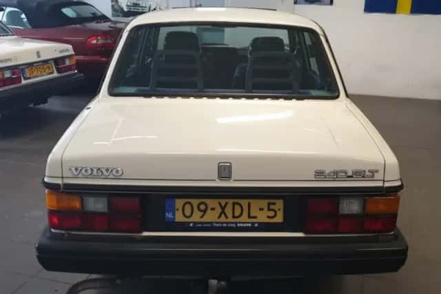 Volvo 240 (1988) thumbnail 19