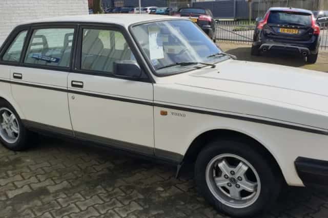 Volvo 240 (1988) thumbnail 3