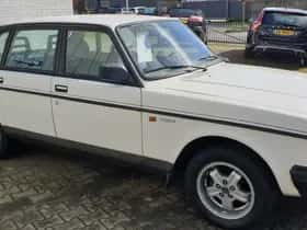 Volvo 240 (1988) thumbnail 3