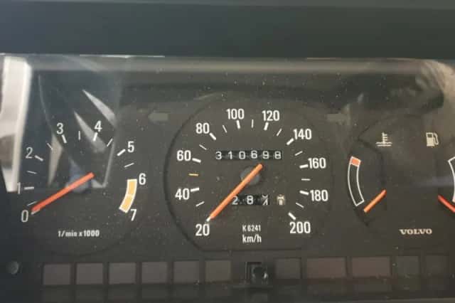 Volvo 240 (1988) thumbnail 35
