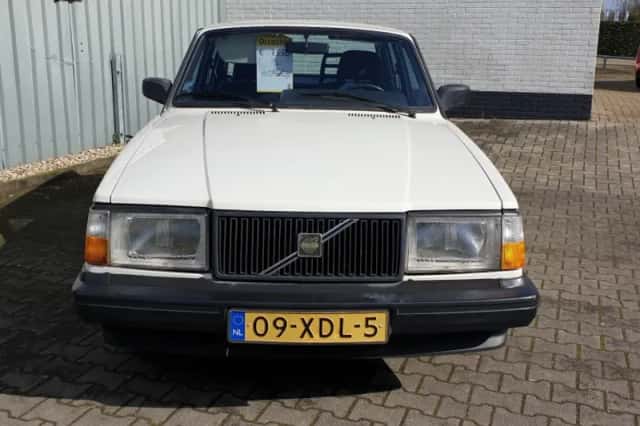 Volvo 240 (1988) thumbnail 5