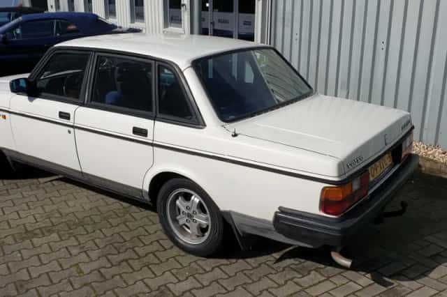 Volvo 240 (1988) thumbnail 7