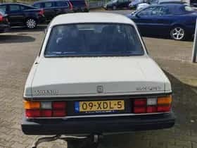 Volvo 240 (1988) thumbnail 9